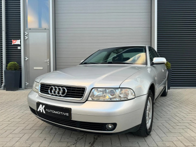 Audi A4 limousine 1.6 advance