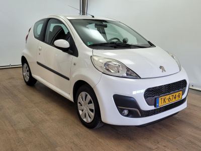 Peugeot 107 1.0 access | mistlampen | accent uitv. | boekjes | leuke uitvoering | nl auto | goede banden rondom