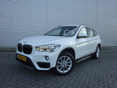 BMW X1 sdrive18i executive automaat climate / navigatiesysteem / parkeersensor / lm velgen