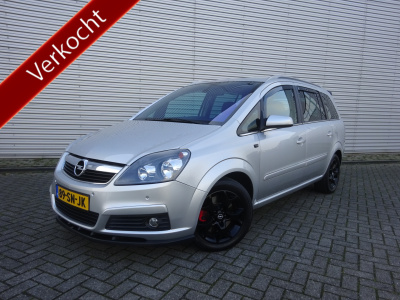 Opel Zafira 2.2 cosmo 7-persoons navi / trekhaak / cruise / lm velgen / camera