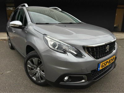 Peugeot 2008 1.2 turbo syle // automaat // trekhaak //