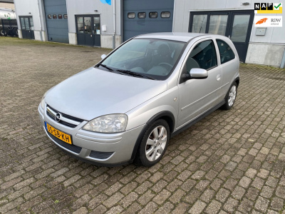 Opel Corsa 1.2-16v silverline