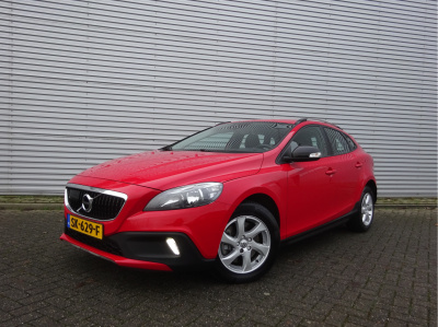 Volvo V40 cross country 2.0 d2 kinetic 1e eigenaar / climate / navi / parkeers. / lm velgen