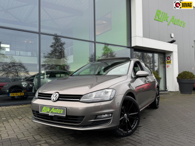 Volkswagen Golf 1.4 tsi r-line .pano. xenon.acc. stoelverwarming enz