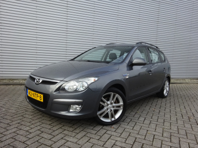 Hyundai I 30 cw 1.6i blue dynamic leder / climate control / lm velgen