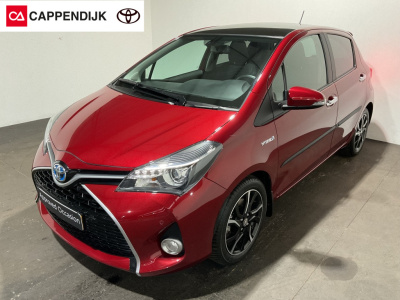 Toyota Yaris 1.5 hybrid volcano edition | panodak |