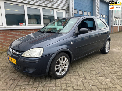 Opel Corsa 1.2-16v essentia