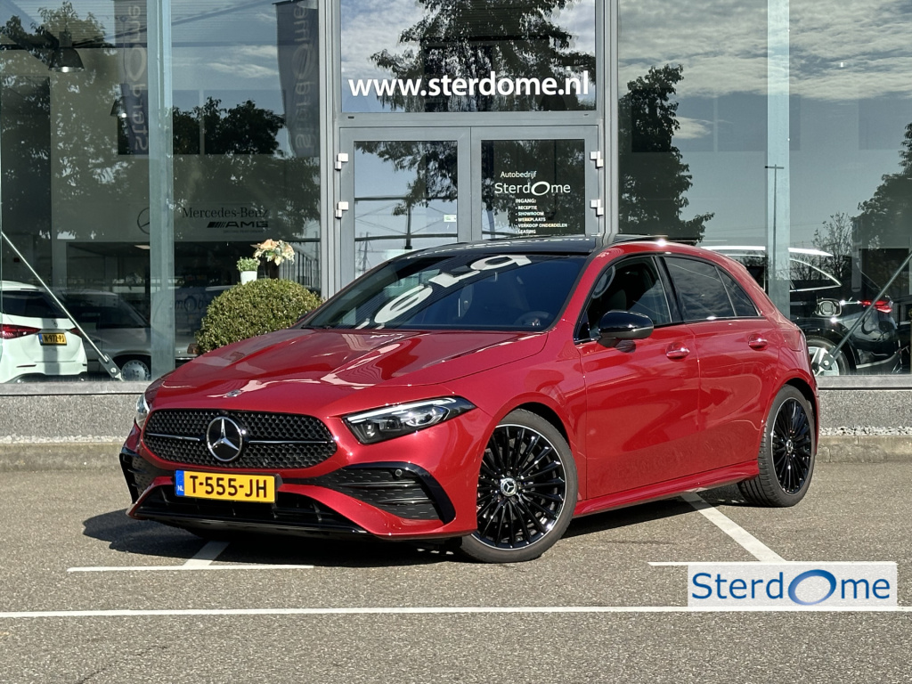 Mercedes-Benz A-Klasse 180 amg line facelift l distronic plus l panoramadak l mbux l camara l night l multibeam led l stoelverwarming l spiegel pakket l licht en zicht pakket l parkeer pakket l keyless go l