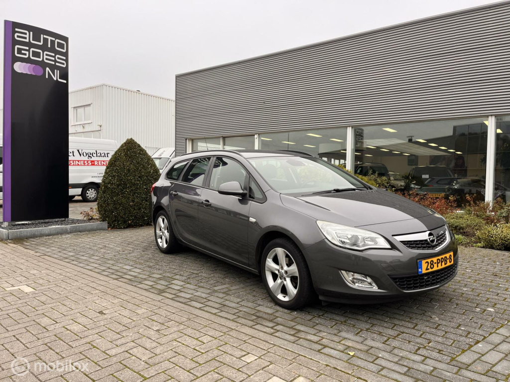 Opel Astra sports tourer 1.4 turbo edition + pakket