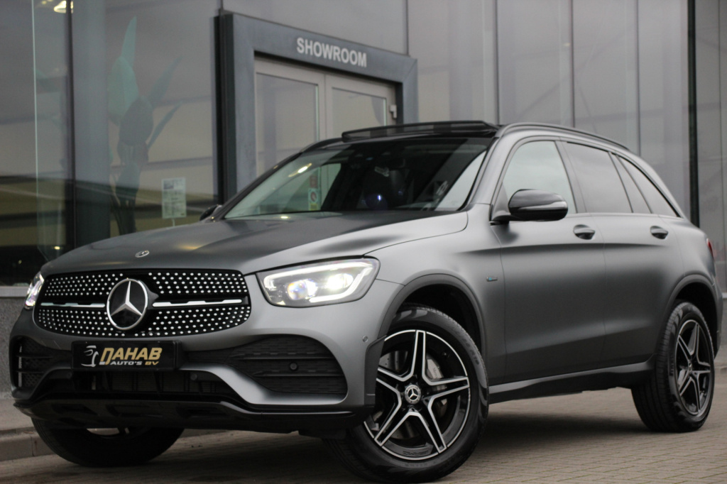 Mercedes-Benz Glc 300e 4matic premium plus amg | night | pano. | acc | sfeerverlichting | memory stoelen