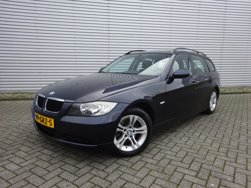 BMW 3-serie touring 318i business line automaat / navi / trekhaak / climaat / cruise / lm velgen