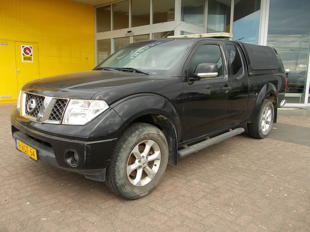 Nissan Navara 2.5 dci 4wd bj. 2010 motor defect!! export