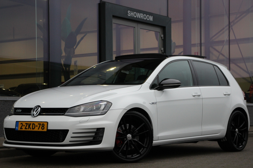 Volkswagen Golf 2.0 tdi gtd | pano. | cruise | navi |