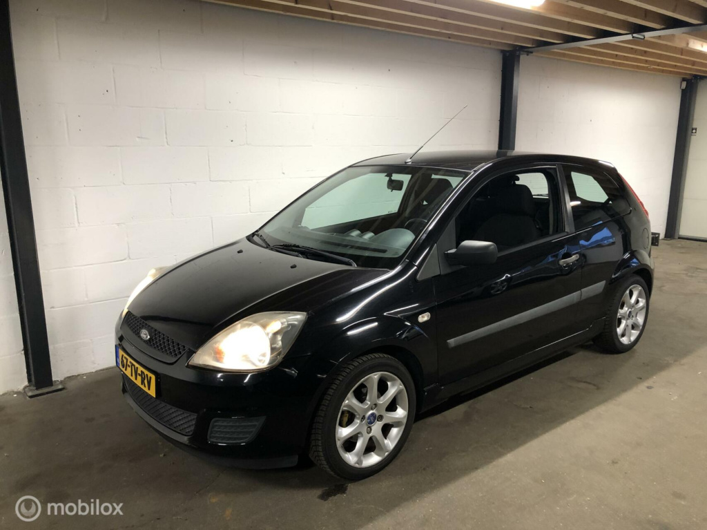 Ford Fiesta 1.3-8v style