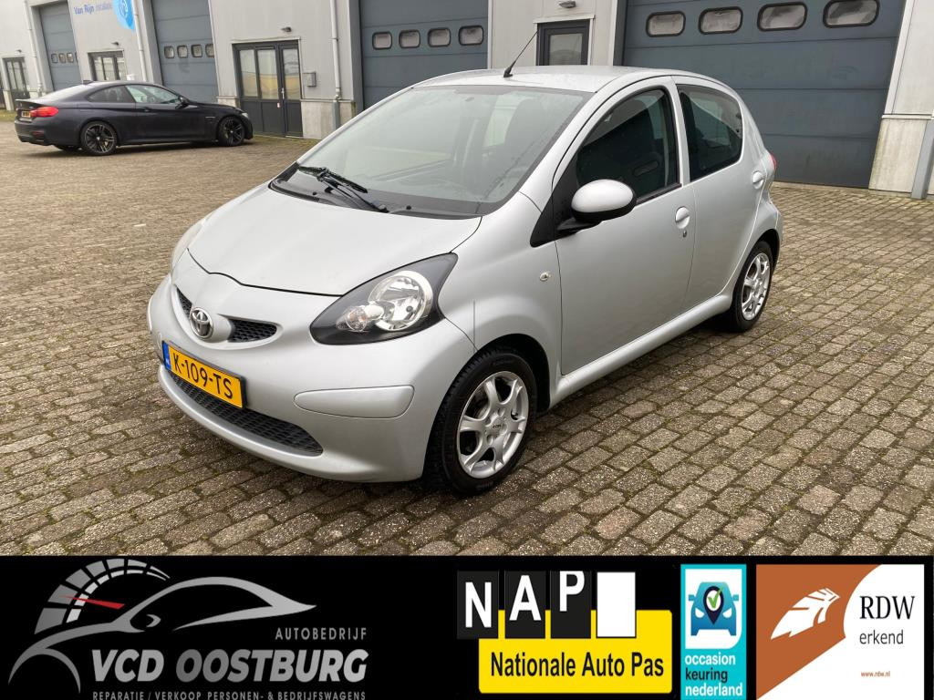 Toyota Aygo 1.0-12v apk nieuw, lage km stand, airco, 5dr, garantie