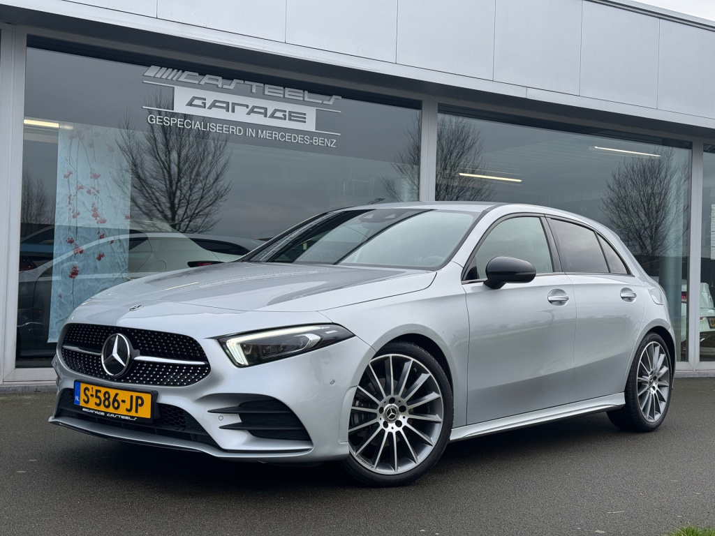 Mercedes-Benz A-Klasse 200 amg night-pakket automaat , sfeerverlichting , achteruitrijcamera