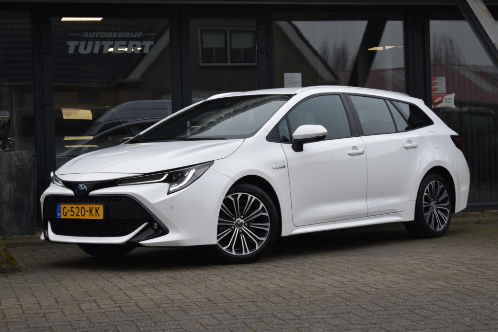 Toyota Corolla Touring Sports 1.8 hybrid | head-up display | camara | apple carplay | android auto | navigatie | nap | stoelverw.