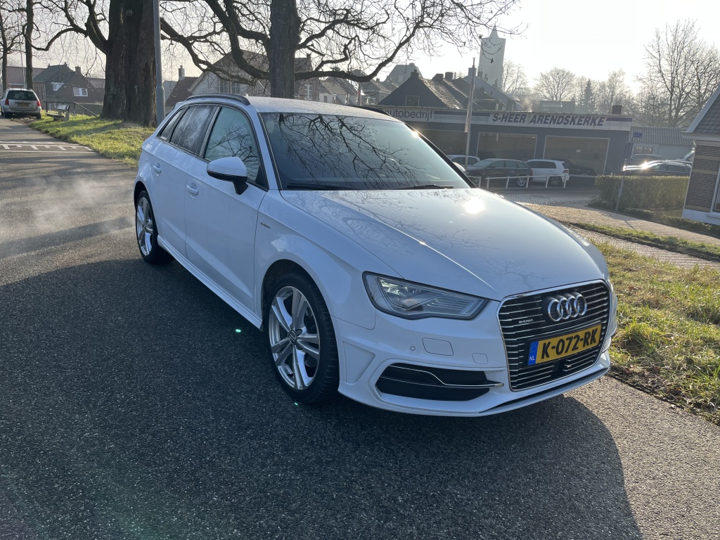 Audi A3 sportback 1.4 e-tron amb. pl+