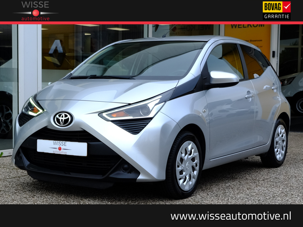 Toyota Aygo 1.0 vvt-i 72pk 5d x-play | parkeer camera | bluetooth | airco