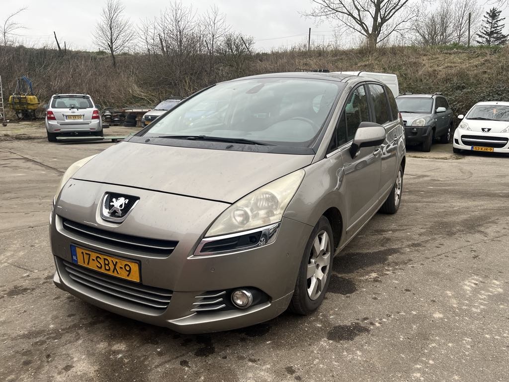 Peugeot 5008 2.0 hdif st 5p.