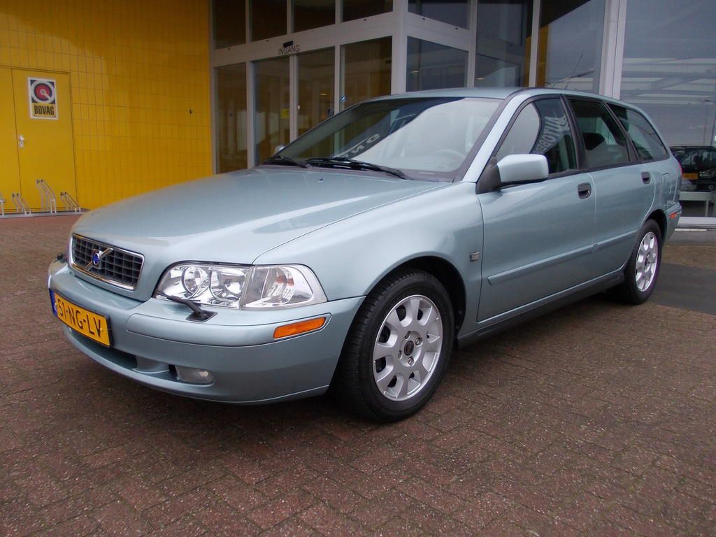 Volvo V40 1.9 d 102pk europa elegance orig. 99000km.!!