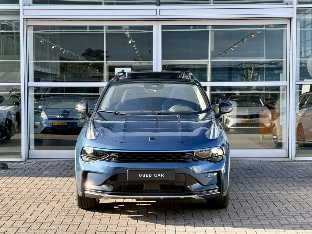 Lynk & Co 01