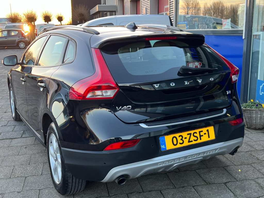 Volvo V40