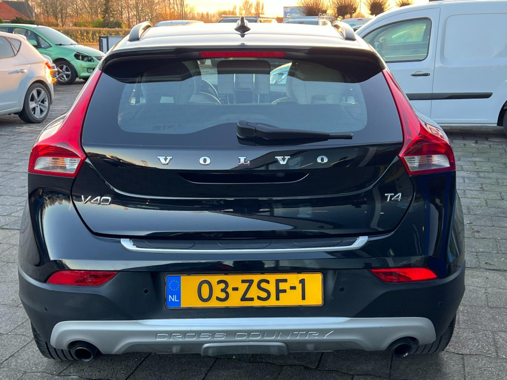 Volvo V40