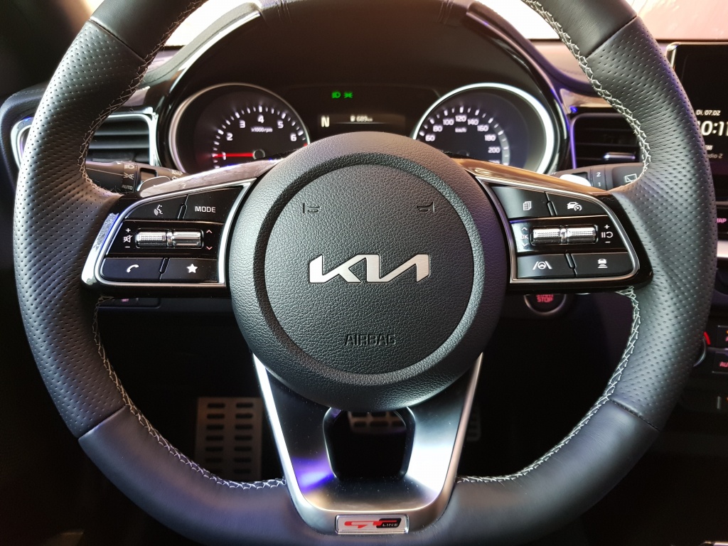 Kia Proceed