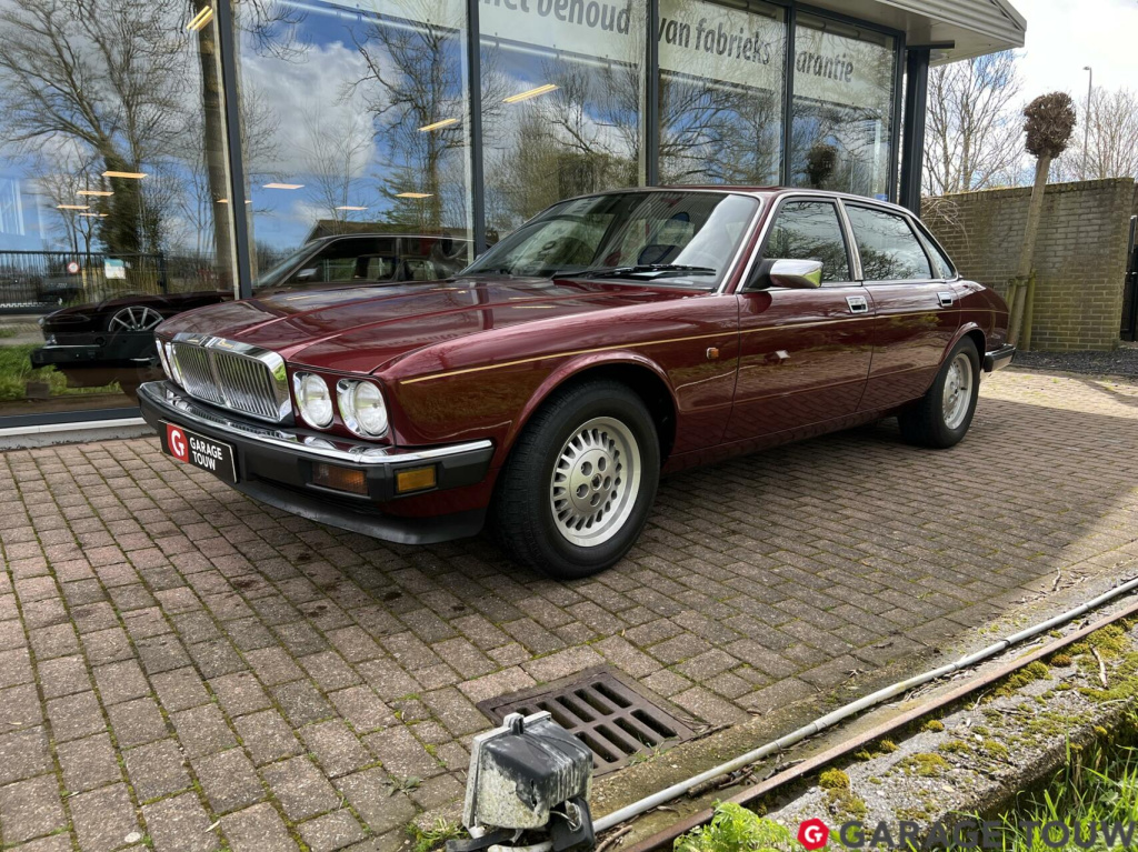 Jaguar Xj