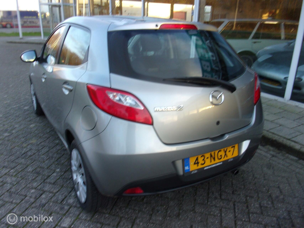 Mazda 2