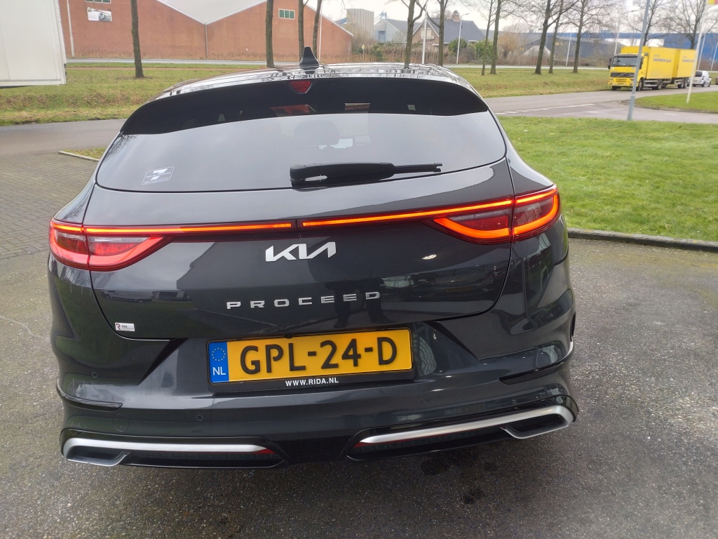 Kia Proceed