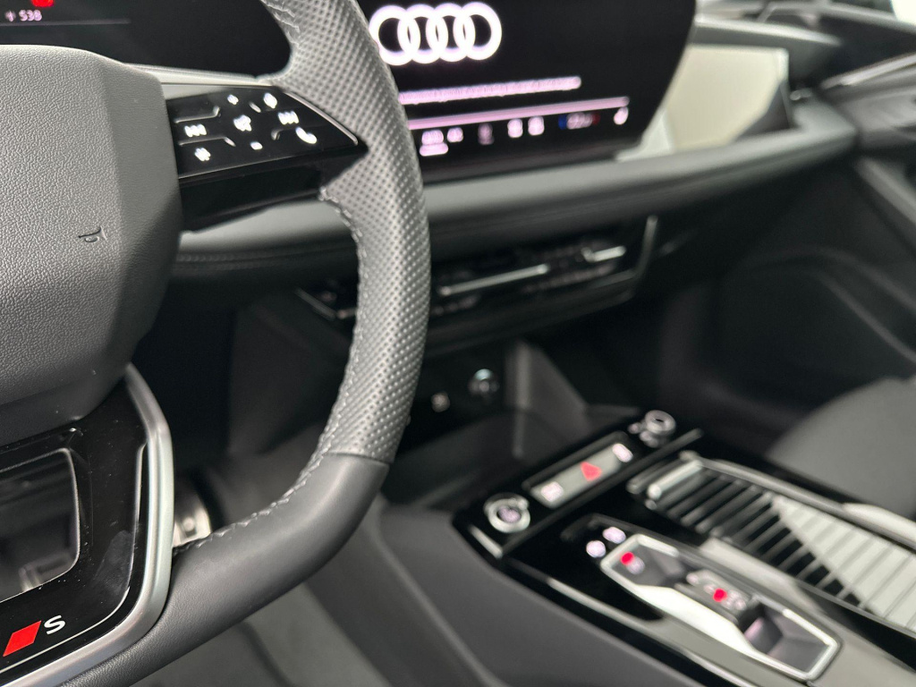 Audi A6 E-tron