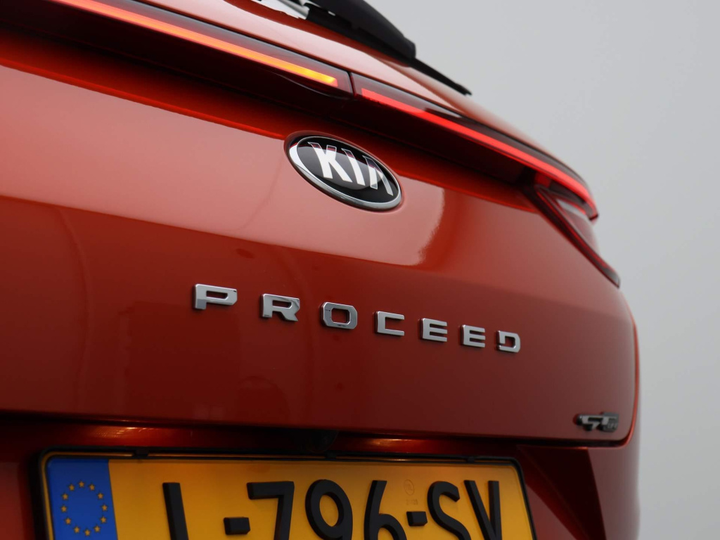 Kia Proceed