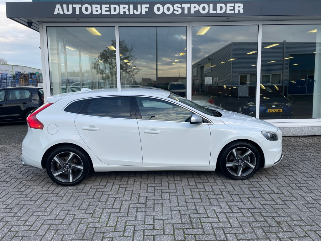 Volvo V40