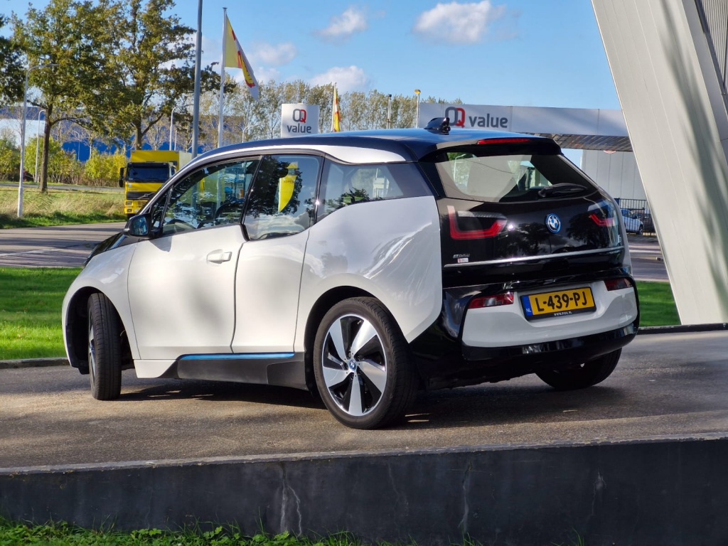 BMW I3