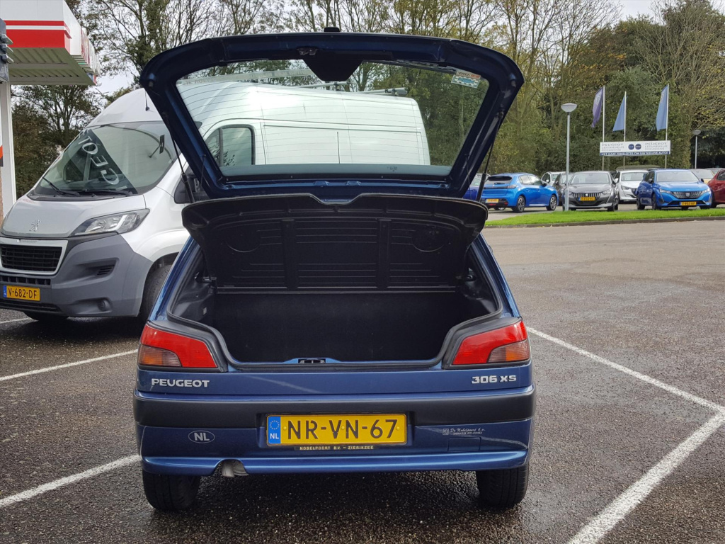 Peugeot 306