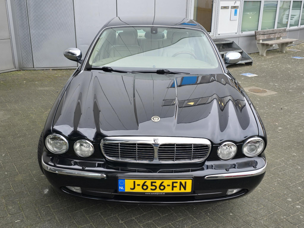 Jaguar Xj