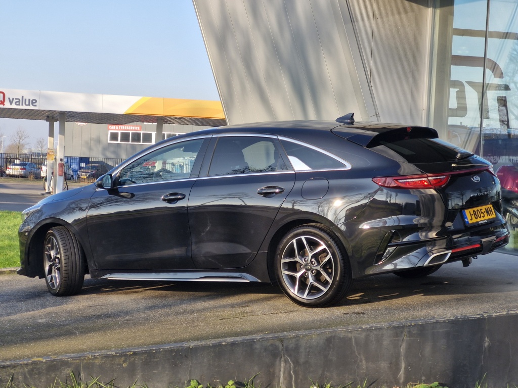 Kia Proceed