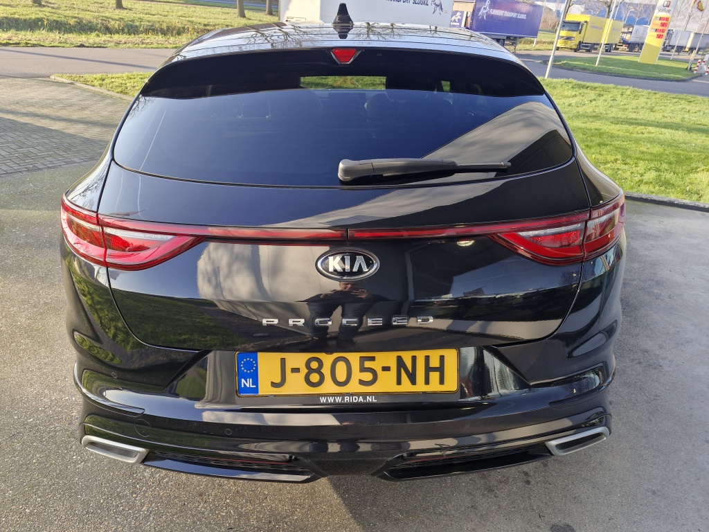 Kia Proceed